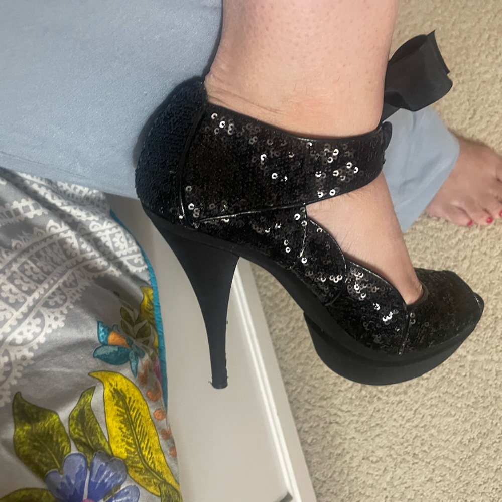 Metaphor Sequins platform Heels sz 8 Beautiful